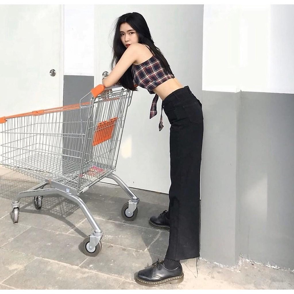 Quần jeans ống rộng đen gấu cắt tua