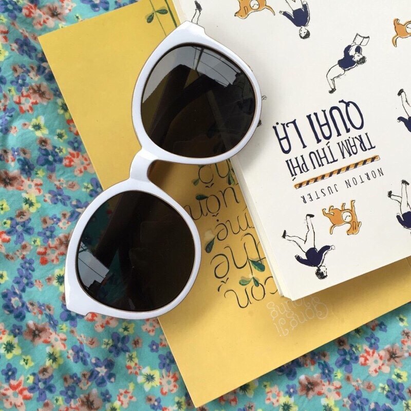 Kính mát nam nữ gọng tròn thời trang phong cách ulzzang đẹp giá rẻ đi biển chống tia UV EMOJI 010
