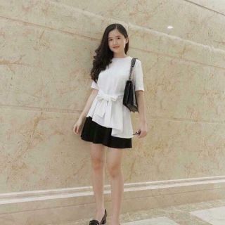 Áo trắng thắt nơ