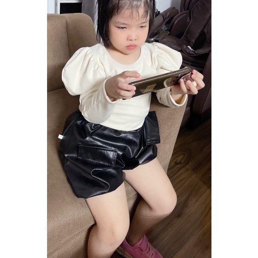 Set áo nhung lông tay bồng quần da cho bé gái