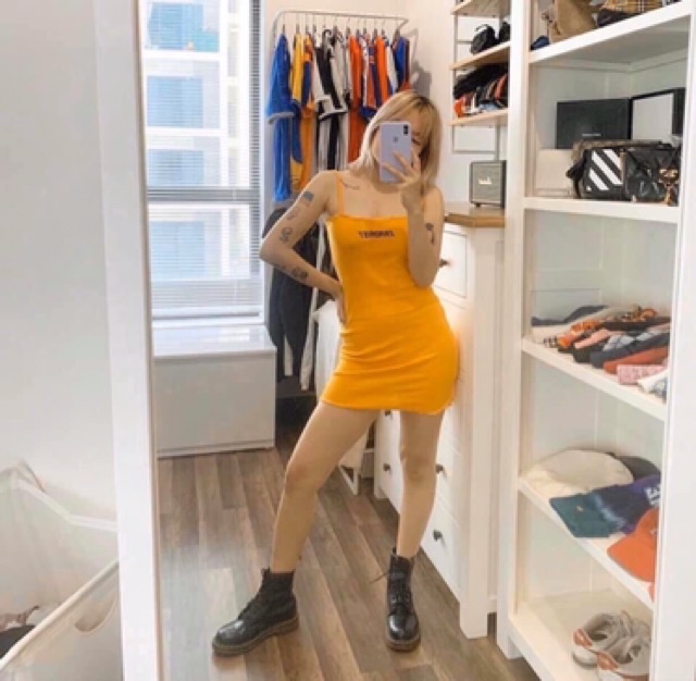 Đầm dây thêu chữ ERORIST