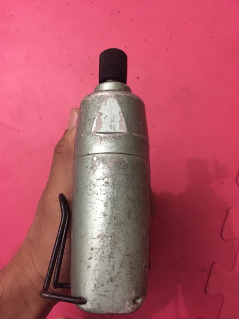 Súng mở vít hơi hitachi