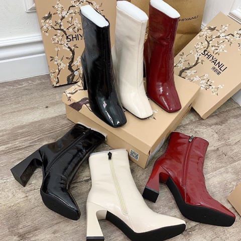Giày Boot nữ cổ cao Bốt Da Bóng Gót Vát Thời Trang Khóa Cạnh Tiện Lợi (Hàng QC Fullbox X34/ 2300-1)