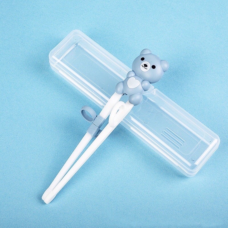 Đũa tập ăn cho bé đũa ăn dặm tập gắp xỏ ngón hình gấu kèm hộp đựng D03 Homedy Kids