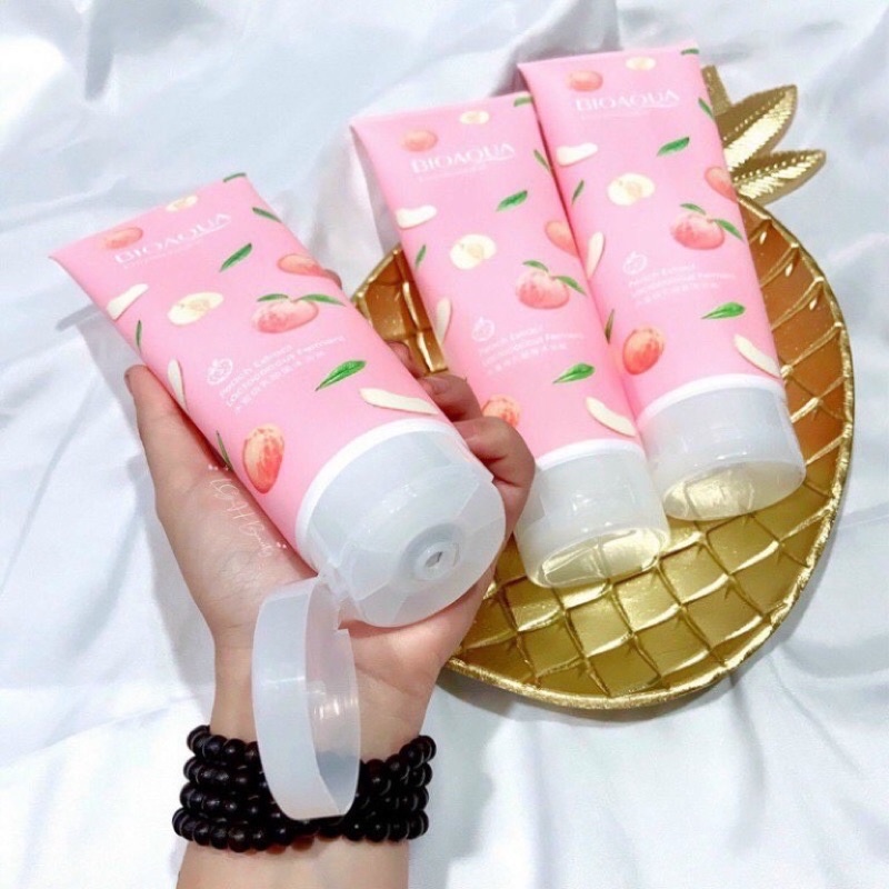 2 IN 1 Sữa Tắm  Tẩy Tế Bào Chết Đào  Thơm Ngọt Ngào 🧁 Bioaqua