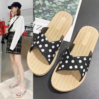 Dép nữ quai chéo dép lê đế cói rửa nước đi mưa êm dẻo nhẹ nhàng đi biển mùa hè hot trend 2020 mẫu mới xinh - UMISHOES