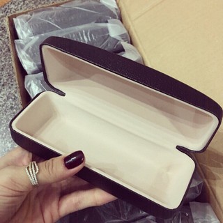 Hộp da đựng kính mát