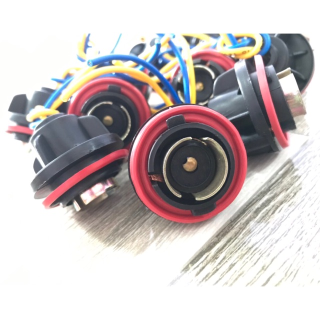 Sản phẩm gia đình làm: Combo 100 cái đui bóng đèn 1 tóc nhựa