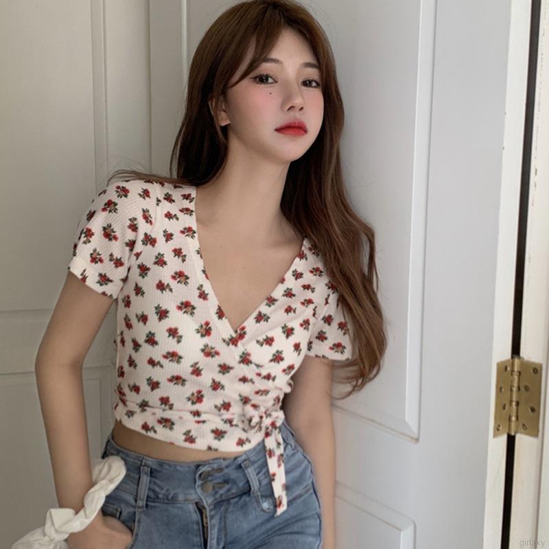 Áo croptop tay ngắn cổ chữ V phối hoạ tiết hoa thời trang phong cách retro Hàn Quốc