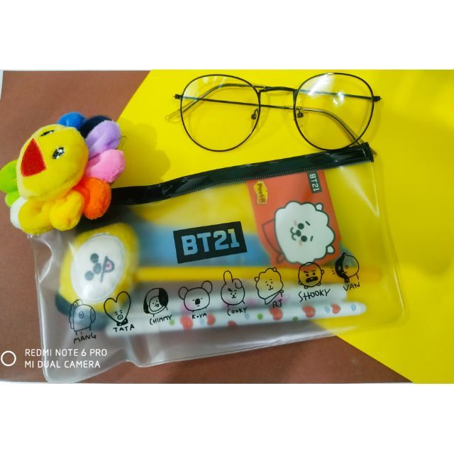 Hộp bút trong suốt BT21