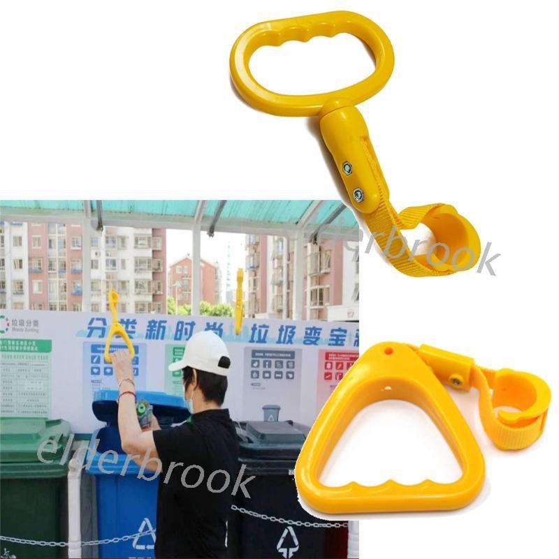 Tay cầm hình tam giác gắn dây gài gắn trên xe buýt tàu điện ngầm tiện dụng