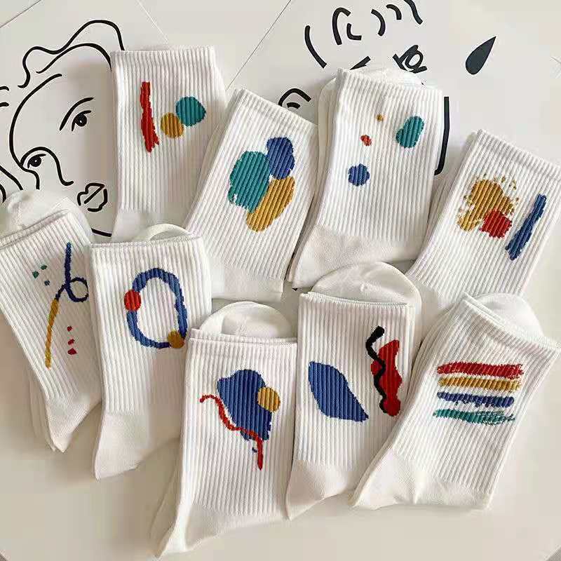 Vớ Dài Trung Bình Màu Trắng In Họa Tiết Graffiti Đơn Giản Phong Cách Hàn Quốc Thời Trang Mùa Đông Cho Nữ