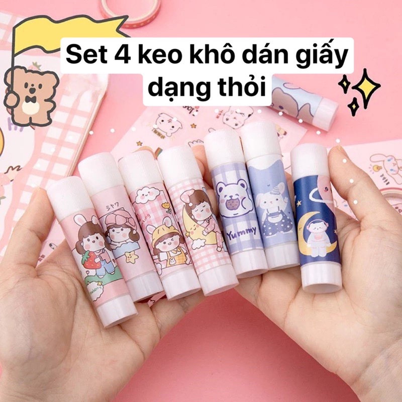 Set 4 keo khô dán giấy dạng thỏi, tiện lợi dễ sử dụng.