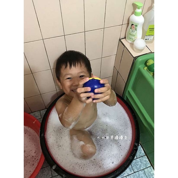 Sữa tắm gội tạo bọt bong bóng ôn hòa CHARM BABY Baby Bubble Bath 400ml