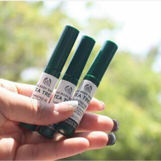 Gel chấm mụn The Body Shop Tea Tree Blemish