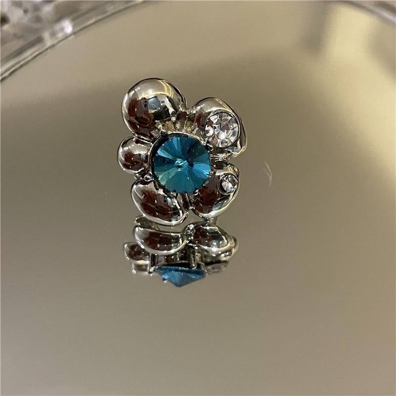 Bông Tai Dạng Kẹp Hình Hoa Đính Đá Kim Cương Giả 19A1614 Không Xỏ Dễ Phối Đồ Phong Cách Retro