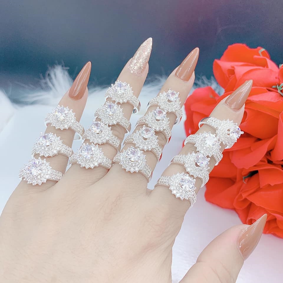 Nhẫn nữ bạc , nhẫn nữ bạc cao cấp,kiểu dánh hoa gắn nhiều đá nhỏ sáng laaspp lánh