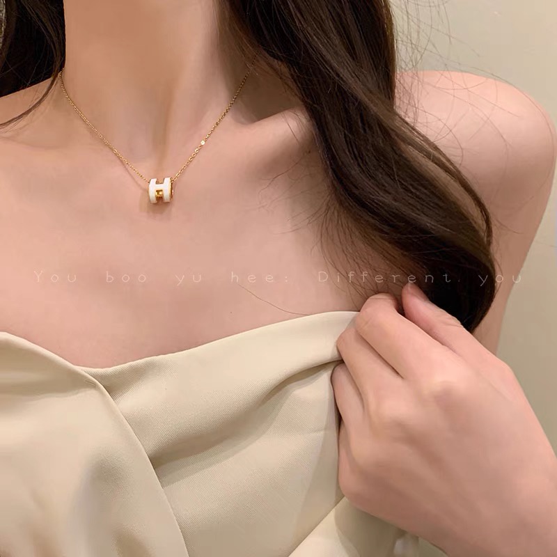 Dây chuyền HERM41 đen trắng nữ tính nhẹ nhàng sang