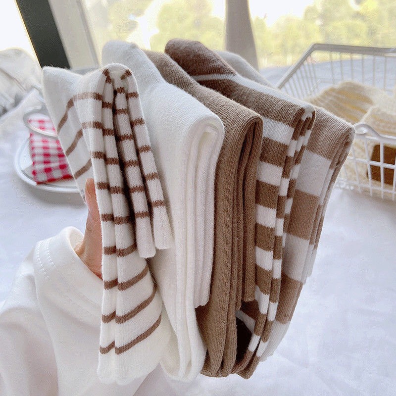 Tất vớ nâu đơn giản dễ thương cute dành cho nữ