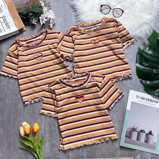 Áo croptop sọc khoét trái tim
