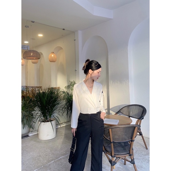 Áo vest lửng kiểu dáng trẻ trung chất liệu mango