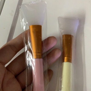 Con silicon dùng trong đắp mặt nạ