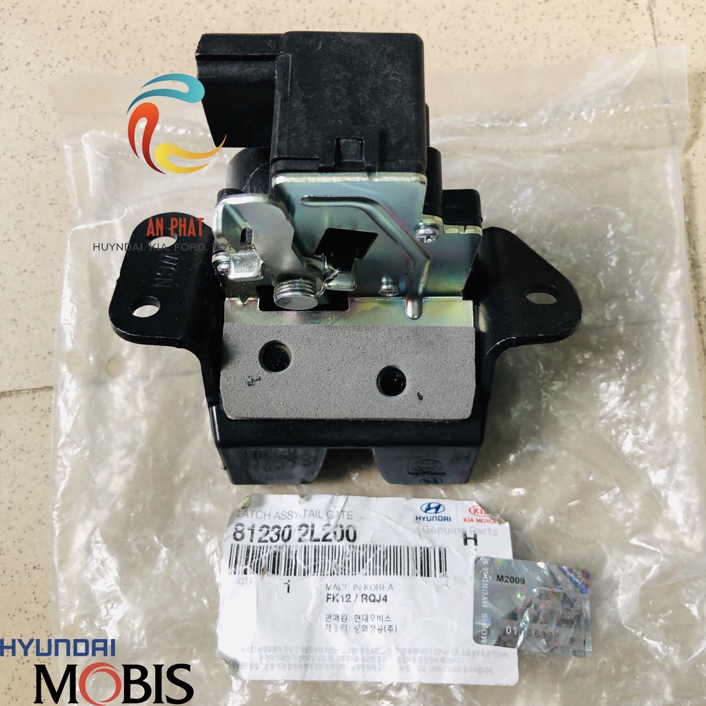 Ổ KHÓA NGẬM CỐP HẬU HUYNDAI I30 CHÍNH HÃNG 812302L200 NHẬP KHẨU HÀN QUỐC