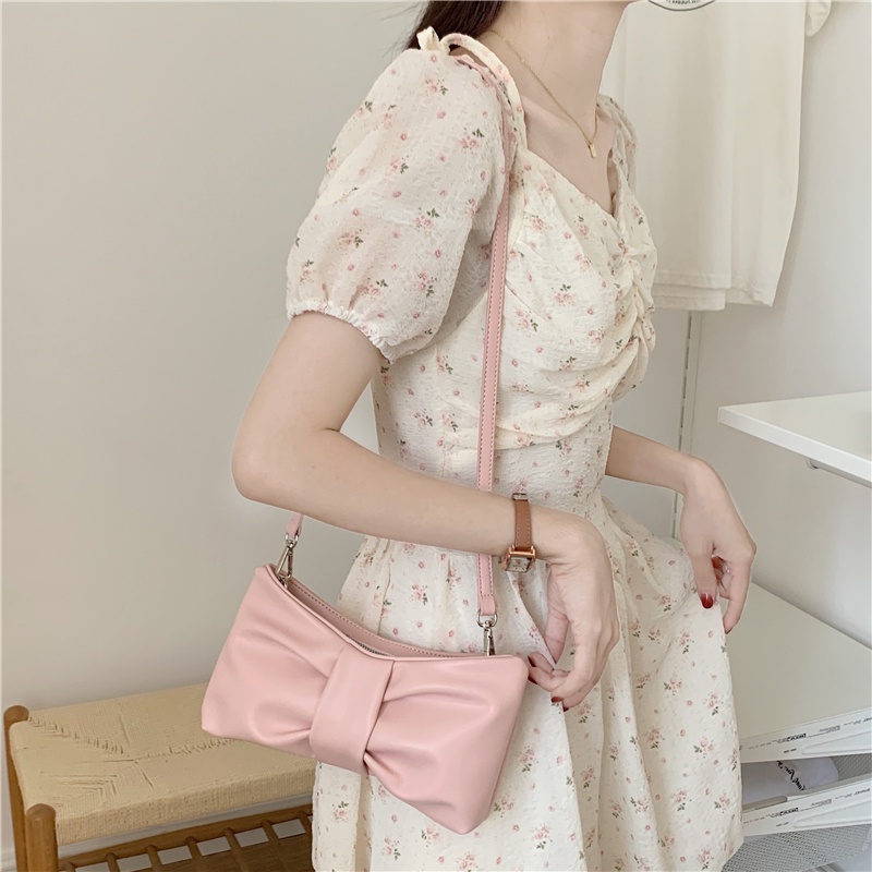 Túi đeo chéo IELGY hình nơ đính ngọc trai phối dây xích thời trang xinh xắn cho nữ