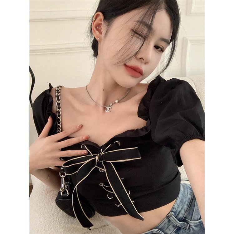 QKOOLE  Áo Croptop Tay Ngắn Màu Đen Phong Cách Hàn Quốc Trẻ Trung Cho Nữ