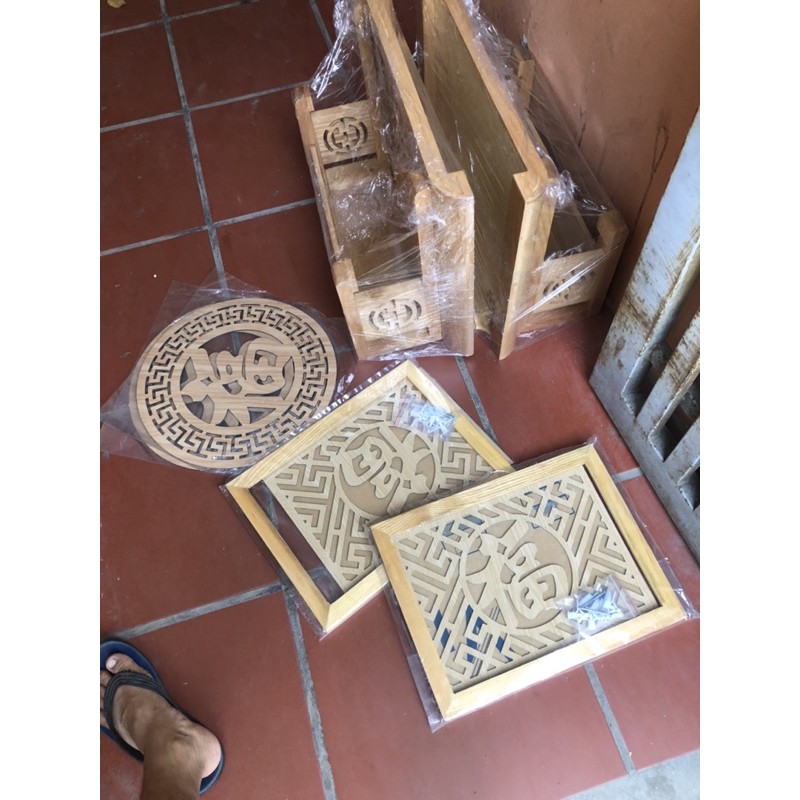 Bàn thờ treo ngăn kéo gỗ sồi 81,89cm full bộ