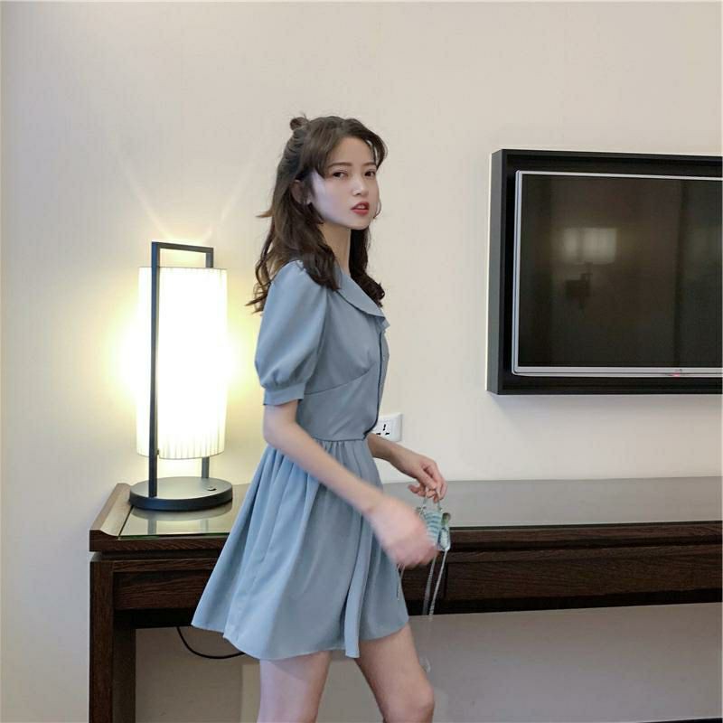 Váy màu xanh dáng A tay ngắn. Đầm A tay ngắn cổ tròn.