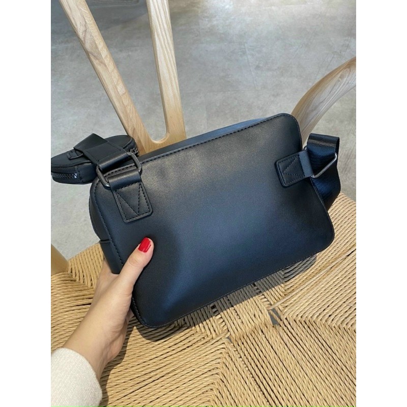 Túi đeo chéo for him in black P.e.d.rio