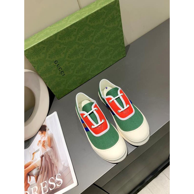 Giày sneakers nam da thật GUCCI GG GC thiết kế năng động và hiện đại với phần dây thiết kế độc đáo, sáng tạo