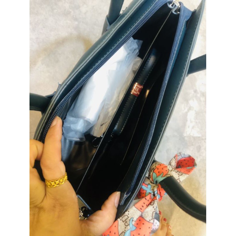 Túi pra.da công sở