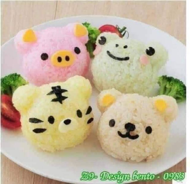 Khuôn cơm cho bé
