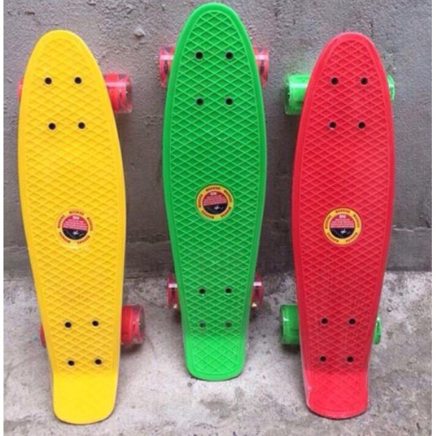 Ván Trượt Skateboard Penny Bánh Cao Su Có Đèn Led Trục Kim Loại To (Kích Thước 56 x 10 x 13 cm)