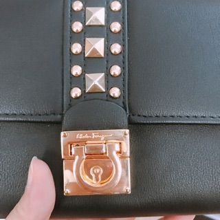 Cluth Đinh Cầm Tay Full Box Rosabeli