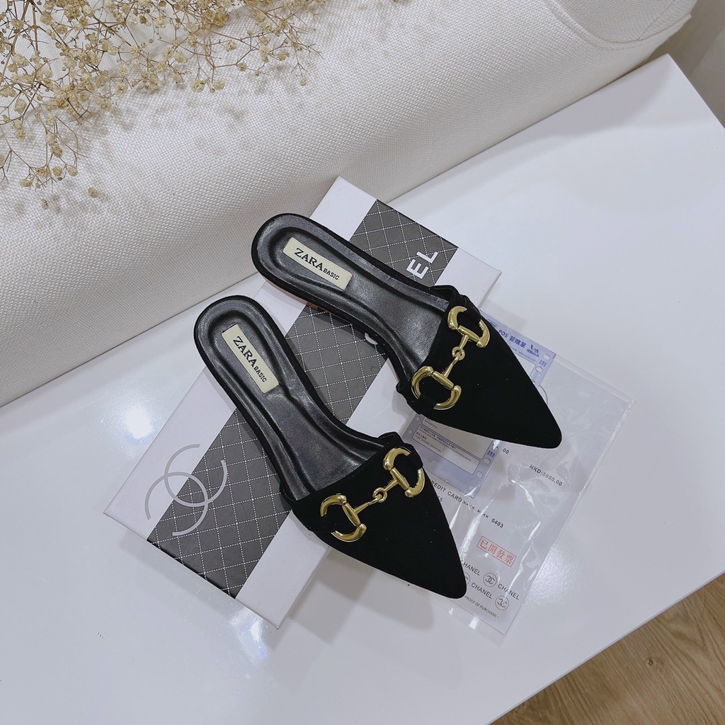 [SẴN] Giày sục nữ mũi nhọn 2 màu đen/kem khóa xích hot trend sang chảnh nhẹ nhàng đi lê đế bệt mới xinh đẹp đơn giản