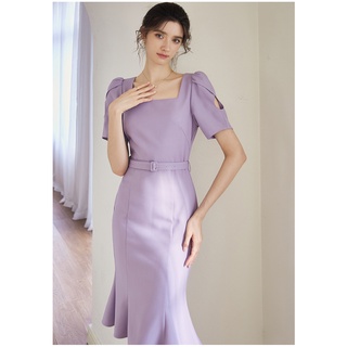 Đầm đuôi cá trơn tối giản cổ vuông tay ngắn