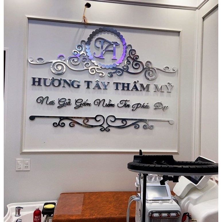 Cắt chữ alu gương vàng theo yêu cầu chữ alu dán tường chữ alu dán biển chữ mica kết hợp