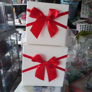 Hộp quà kèm đầy xốp