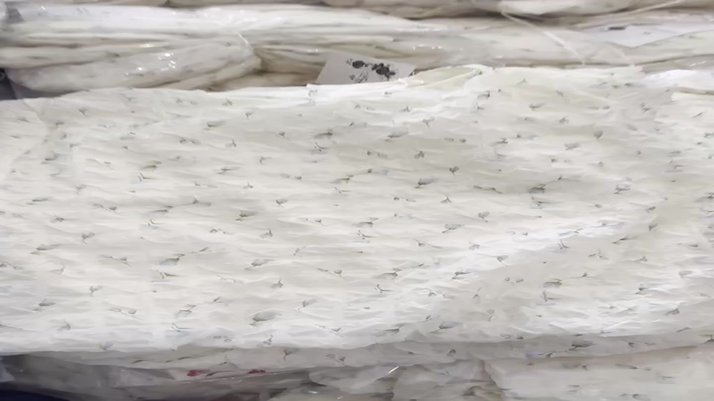 Áo hoa nhí chất xốp nhăn cổ tròn hai lớp siêu xinh | BigBuy360 - bigbuy360.vn