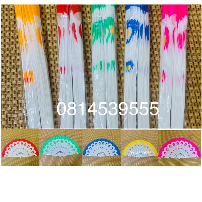 Quạt múa đuôi công 5 màu (1 cặp 2 chiếc trái phải ) nan nhựa vải đẹp cực bền