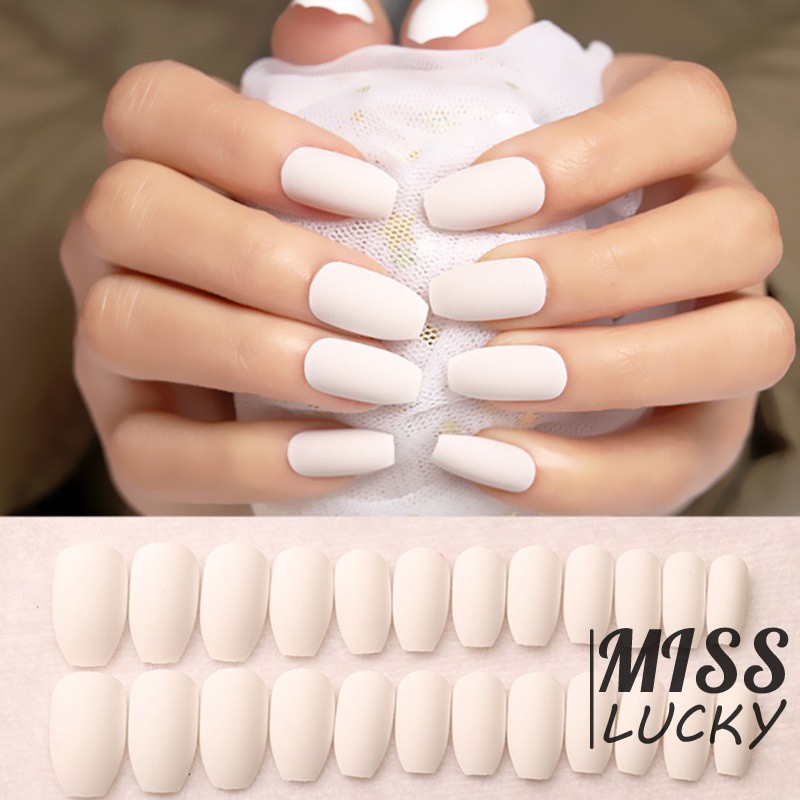 Set 24 Móng Tay Giả Màu Trắng Thời Trang Dành Cho Nữ