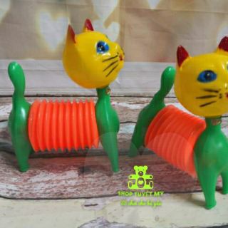 Mèo bóp hơi chút chít