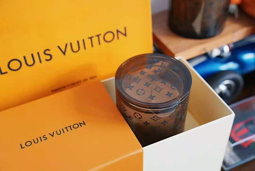 SASA ❤  21 new lv Louis Vuitton scented candles high-end fragrance fresh wild flower fragrance limited edition 180g | BigBuy360 - bigbuy360.vn