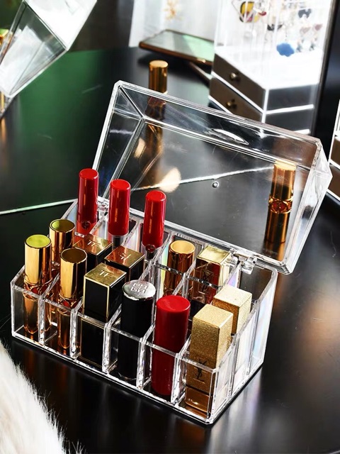 Hộp đựng son có nắp