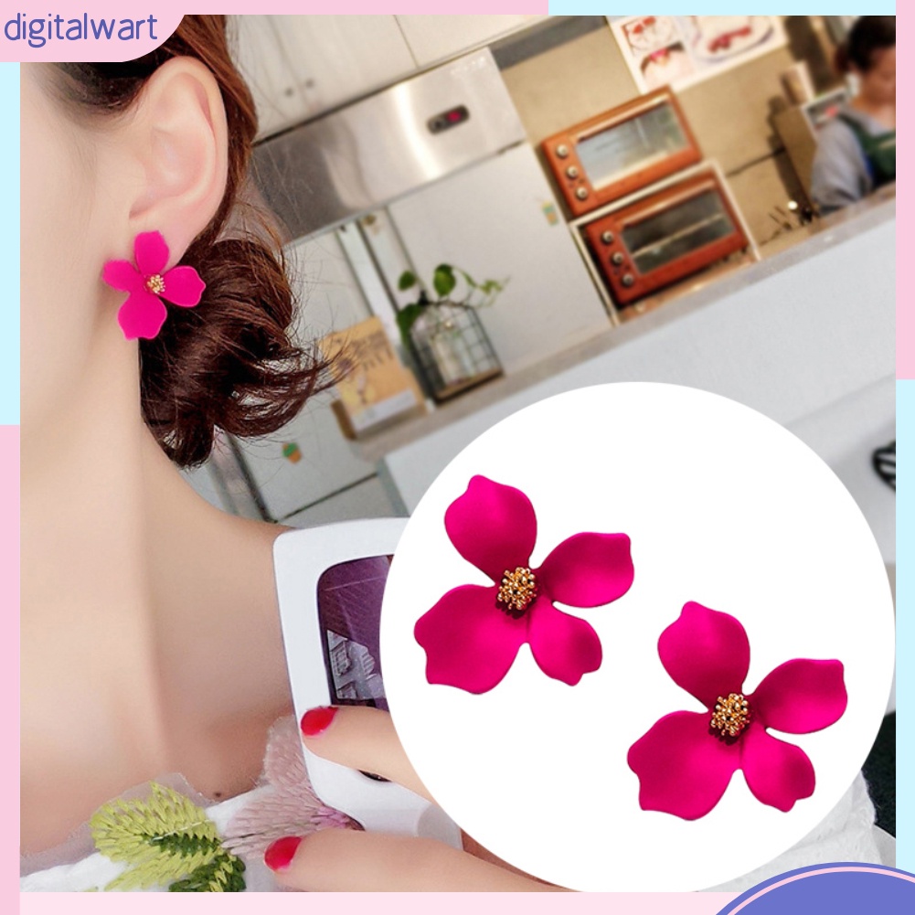 Đôi bông tai hình bông hoa xinh xắn cho nữ