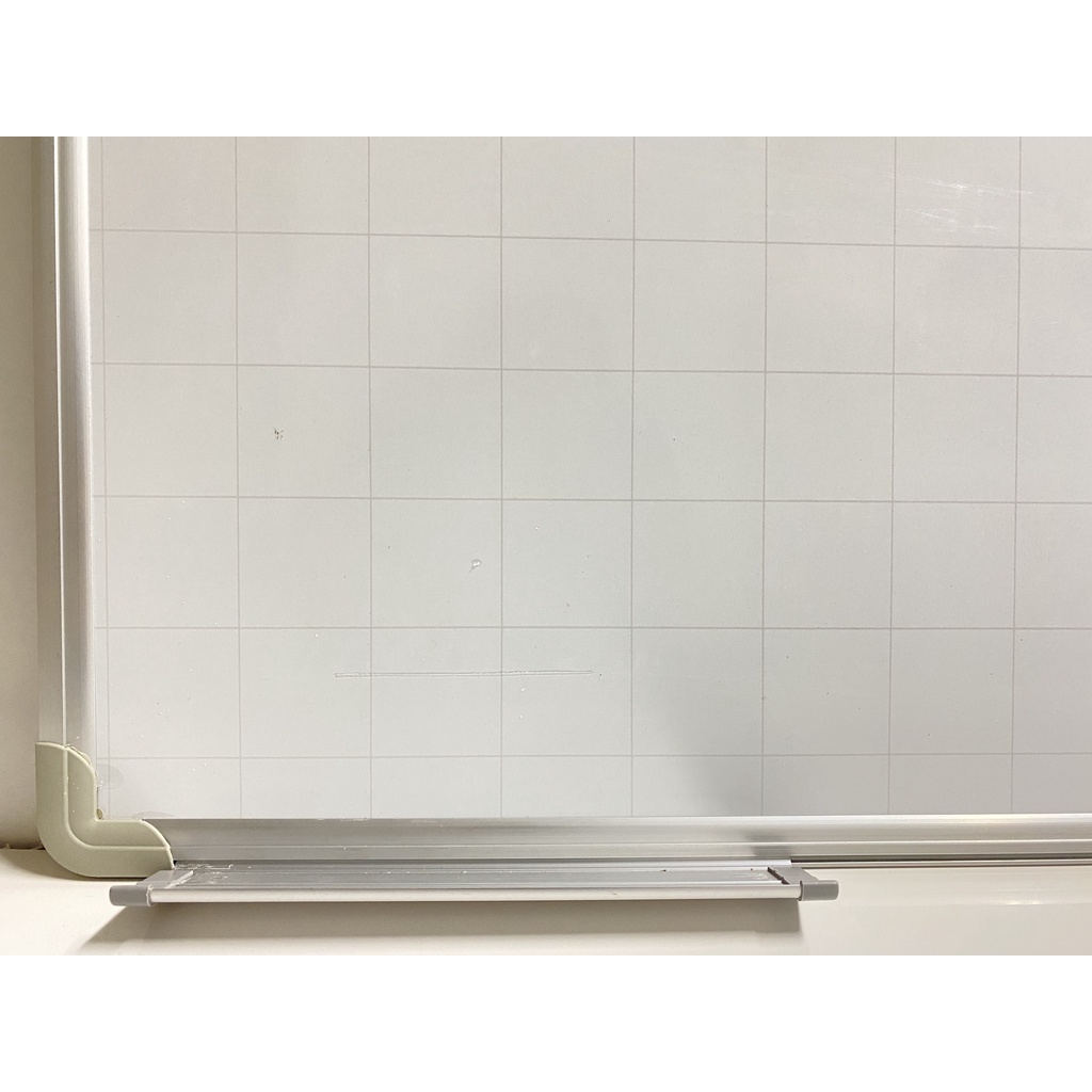 Bảng từ trắng, KT:1mx1.2m, viết bút chống lóa, tặng 1 bút, 1 bông lau và 6 viên nam châm