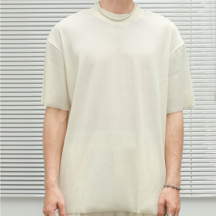 Set đồ áo thun và quần dài hiệu ứng xếp ly màu trắng kem 21ST URBAN Comfy